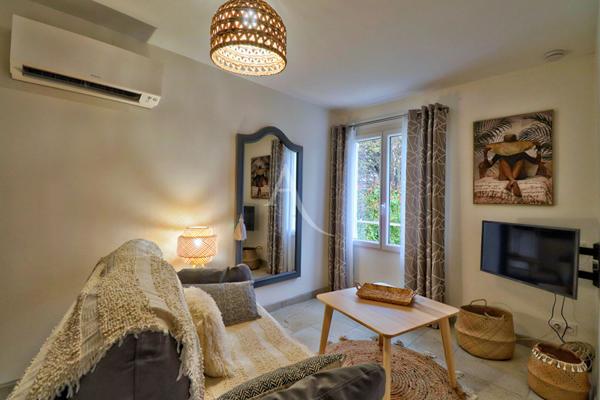 PROPRIETE DE 164.92 M2 AVEC TERRASSE JARDIN PARKING A GREOUX LES BAINS