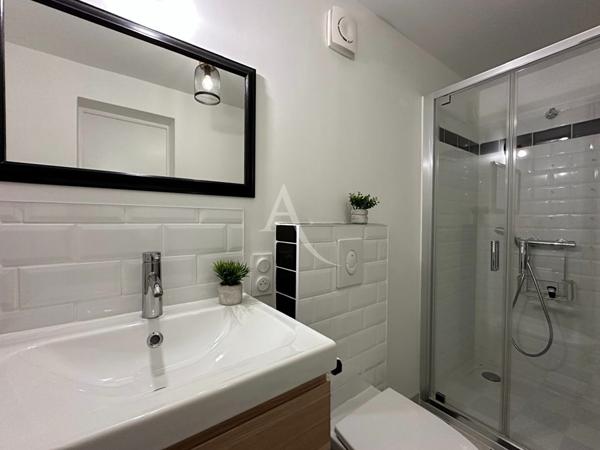 PROPRIETE DE 164.92 M2 AVEC TERRASSE JARDIN PARKING A GREOUX LES BAINS