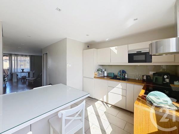 Appartement à vendre  4 pièces - 73,56 m 2   VILLEURBANNE  - 69
