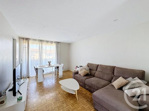 Appartement à vendre  4 pièces - 73,56 m 2   VILLEURBANNE  - 69