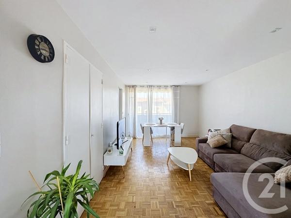 Appartement à vendre  4 pièces - 73,56 m 2   VILLEURBANNE  - 69