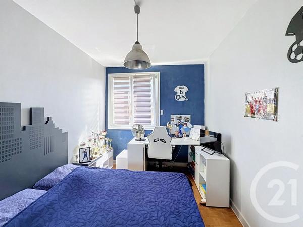 Appartement à vendre  4 pièces - 73,56 m 2   VILLEURBANNE  - 69