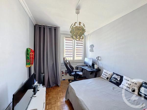 Appartement à vendre  4 pièces - 73,56 m 2   VILLEURBANNE  - 69