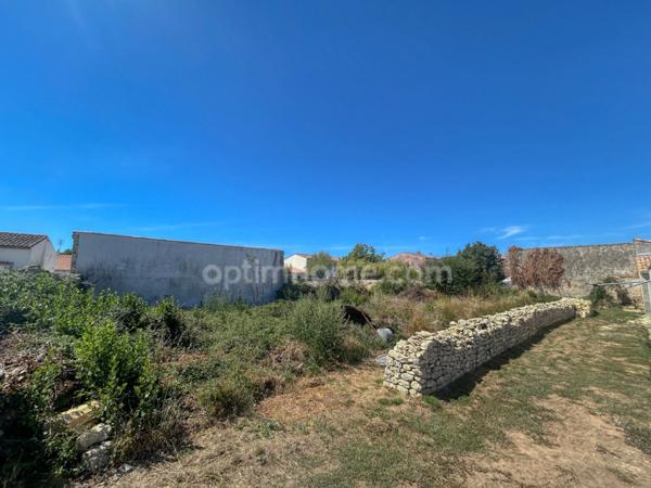 Maison à vendre 4 pièces, au cœur de Sainte-Marie-de-Ré – Parcelle de 1 200 m² avec dépendances en pierre MARIE DE RE (17)