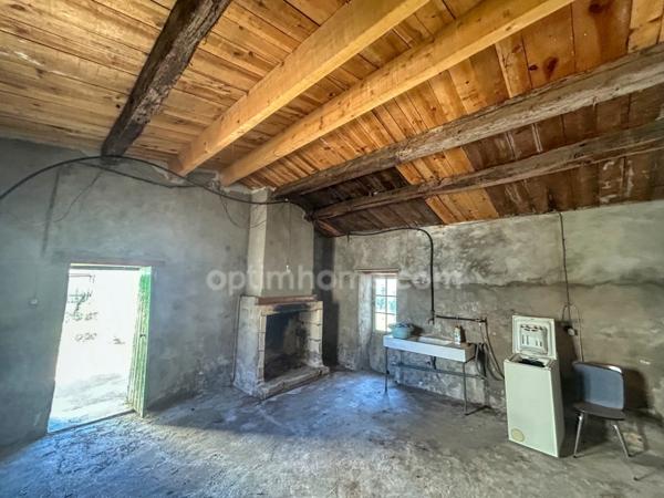 Maison à vendre 4 pièces, au cœur de Sainte-Marie-de-Ré – Parcelle de 1 200 m² avec dépendances en pierre MARIE DE RE (17)