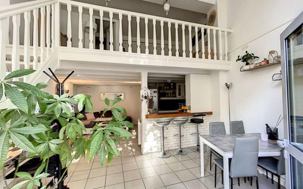 Appartement à louer    1 pièce •  Saint-Maurice