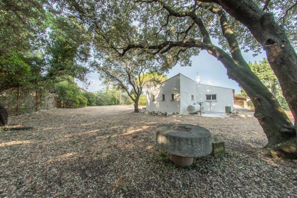 LES ANGLES (30133) – MAISON INDIVIDUELLE DE PLAIN-PIED – 4 CHAMBRES – JARDIN PISCINABLE – TERRAIN CONSTRUCTIBLE – GARAGE