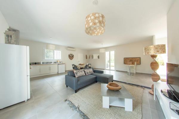 LES ANGLES (30133) – MAISON INDIVIDUELLE DE PLAIN-PIED – 4 CHAMBRES – JARDIN PISCINABLE – TERRAIN CONSTRUCTIBLE – GARAGE