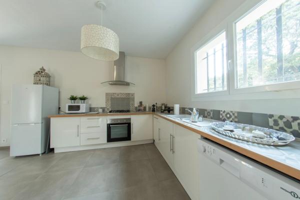 LES ANGLES (30133) – MAISON INDIVIDUELLE DE PLAIN-PIED – 4 CHAMBRES – JARDIN PISCINABLE – TERRAIN CONSTRUCTIBLE – GARAGE
