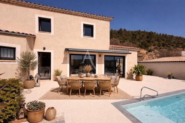VILLA LUMINEUSE AVEC VUE IMPRENABLE PISCINE GARAGE A GREOUX LES BAINS