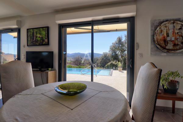 VILLA LUMINEUSE AVEC VUE IMPRENABLE PISCINE GARAGE A GREOUX LES BAINS