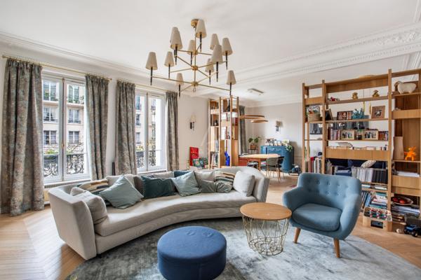 PARIS XVII. WAGRAM/ AMPERE / F5 HAUSSMANNIEN AVEC 3/4 CHAMBRES ET CAVE.