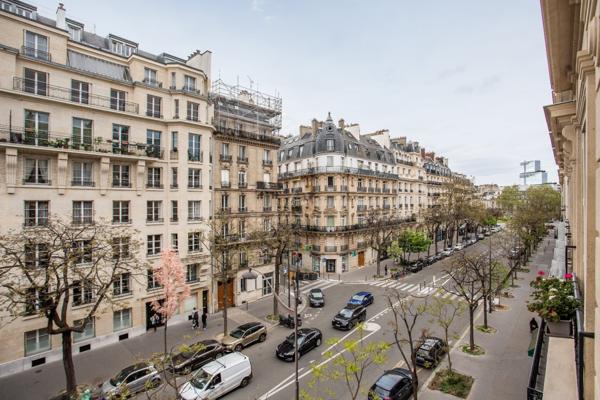 PARIS XVII. WAGRAM/ AMPERE / F5 HAUSSMANNIEN AVEC 3/4 CHAMBRES ET CAVE.