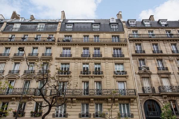 PARIS XVII. WAGRAM/ AMPERE / F5 HAUSSMANNIEN AVEC 3/4 CHAMBRES ET CAVE.