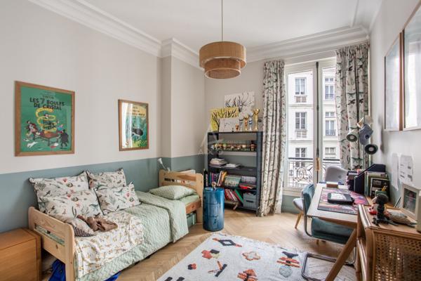 PARIS XVII. WAGRAM/ AMPERE / F5 HAUSSMANNIEN AVEC 3/4 CHAMBRES ET CAVE.
