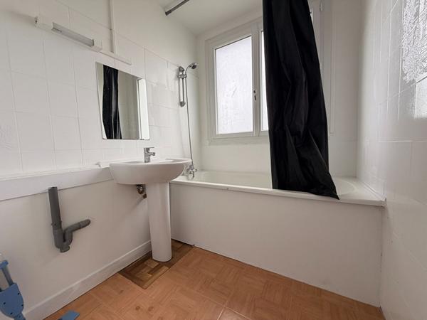 ANGERS- A VENDRE - Appartement de 68m² - 3 pièces - proche du centre ville d'Angers- Calme et lumineux