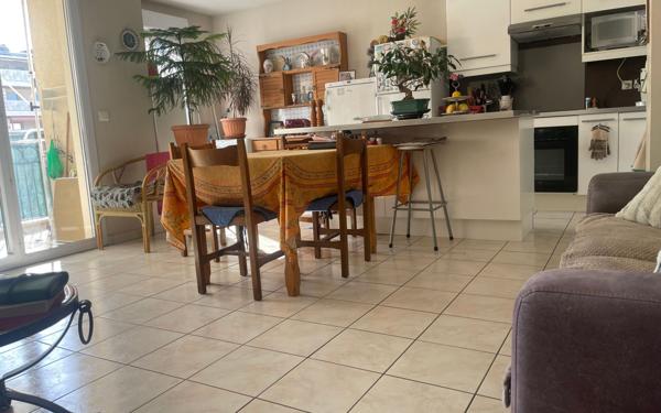 Appartement à vendre    3 pièces • 72 m2 La Seyne-sur-Mer