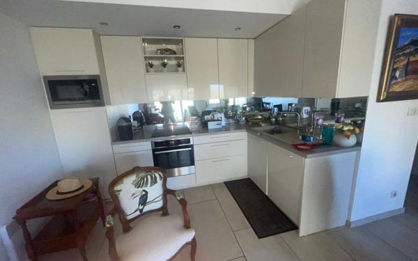 Appartement à vendre    3 pièces • 72 m2 La Seyne-sur-Mer