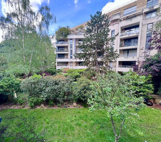 Appartement Suresnes 1 pièce(s) 26 m2