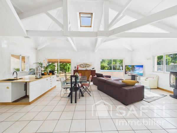 Maison familiale de 155 m2, 4 chambres, avec piscine, grand terrain et environnement calme – Le Taillan-Médoc