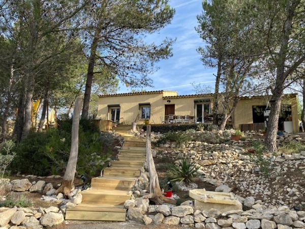 Maison situé dans un cadre de reve .