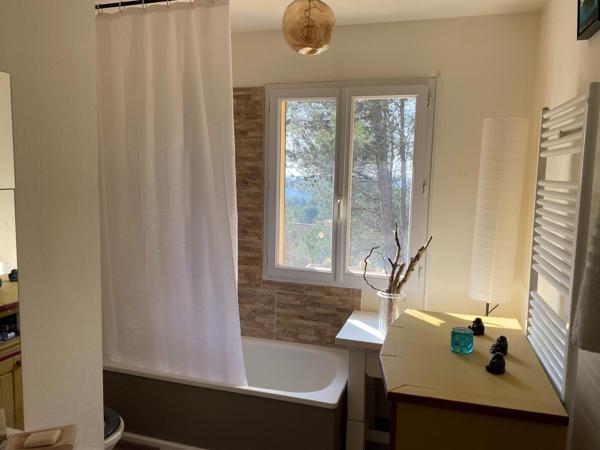 Maison situé dans un cadre de reve .