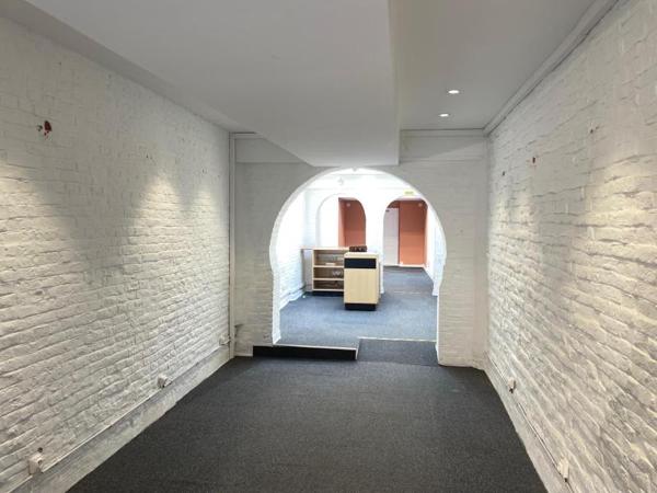 Commerce à Louer à CROIX 1650 € *