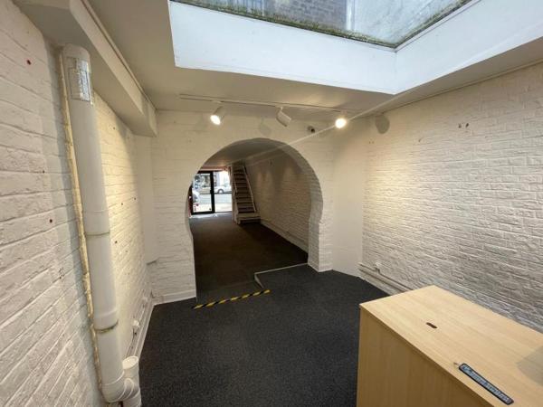 Commerce à Louer à CROIX 1650 € *