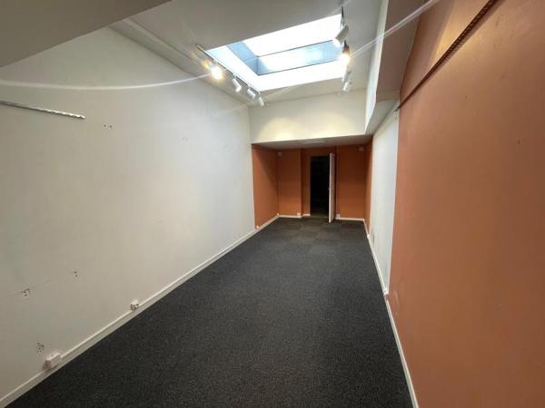 Commerce à Louer à CROIX 1650 € *