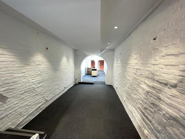 Commerce à Louer à CROIX 1650 € *