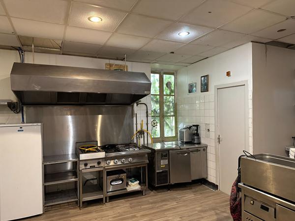 Local commercial Rochefort 1 pièce(s) 100 m2