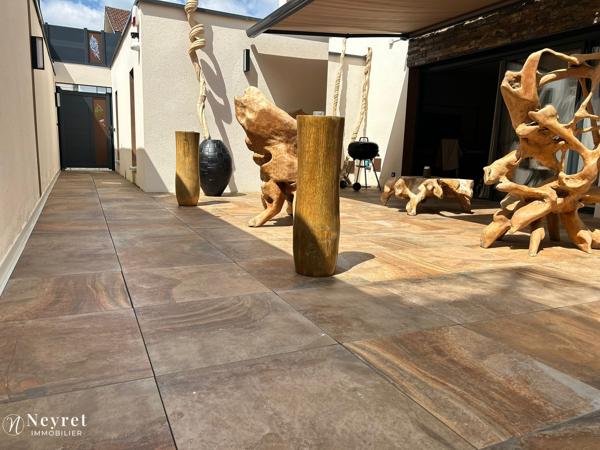 SAINT-PRIEST-EN-JAREZ T5 150M2 TERRASSE GARAGE PARKINGS
