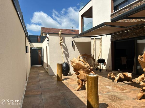 SAINT-PRIEST-EN-JAREZ T5 150M2 TERRASSE GARAGE PARKINGS