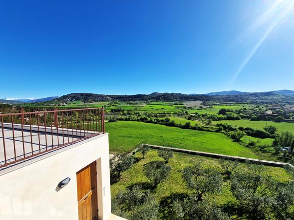 Maison de hameau rénovée en 2002 avec terrasse panoramique