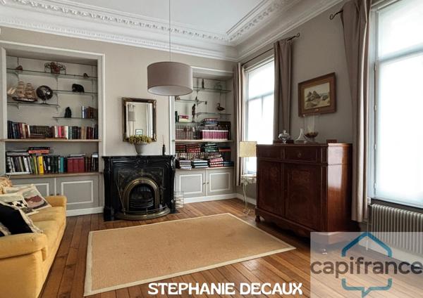 🏡 COUP DE CŒUR en exclusivité –centre-ville FOURMIES- Maison de caractère avec local professionnel ou vie en semi plain-pied.