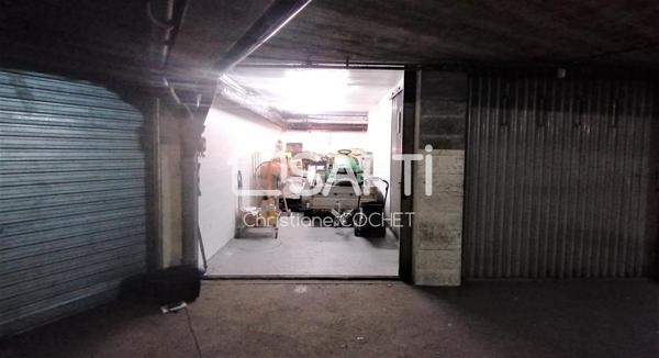 GRAND Garage sous-sol sécurisés, en copropriété, atelier, stockage, véhicules.