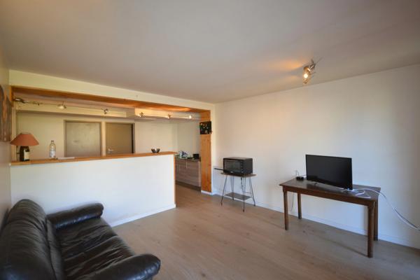 ENSEMBLE IMMOBILIER DE 8 APPARTEMENTS + MURS COMMERCIAUX – TERRAIN DE 2 070 m²