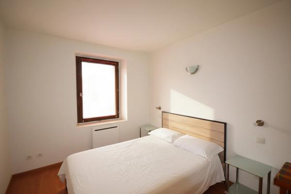 ENSEMBLE IMMOBILIER DE 8 APPARTEMENTS + MURS COMMERCIAUX – TERRAIN DE 2 070 m²