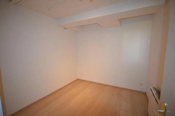 ENSEMBLE IMMOBILIER DE 8 APPARTEMENTS + MURS COMMERCIAUX – TERRAIN DE 2 070 m²