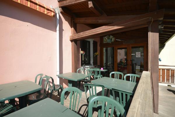 ENSEMBLE IMMOBILIER DE 8 APPARTEMENTS + MURS COMMERCIAUX – TERRAIN DE 2 070 m²