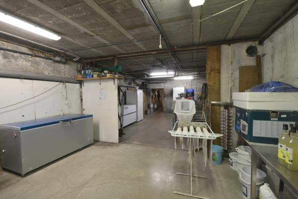 ENSEMBLE IMMOBILIER DE 8 APPARTEMENTS + MURS COMMERCIAUX – TERRAIN DE 2 070 m²