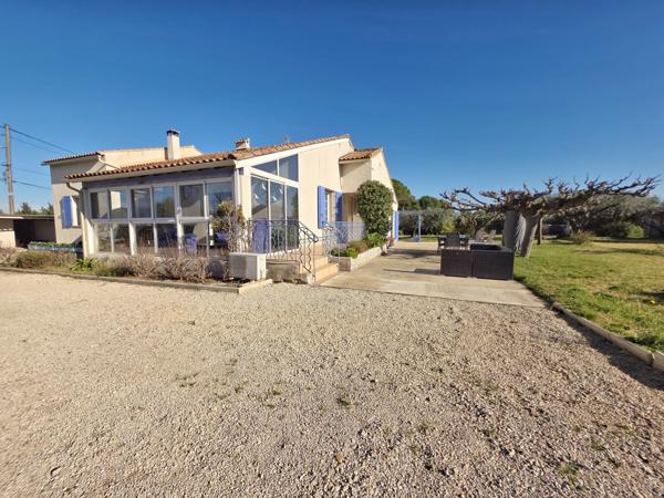 Beaucaire (30300) Charmante maison de plain-pied avec grand espace vert