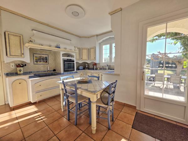 Beaucaire (30300) Charmante maison de plain-pied avec grand espace vert