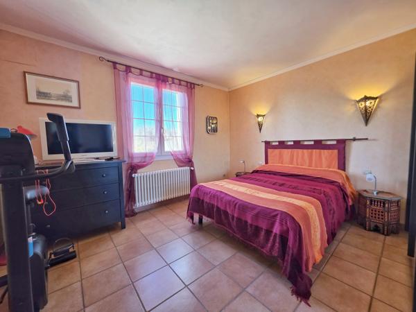 Beaucaire (30300) Charmante maison de plain-pied avec grand espace vert