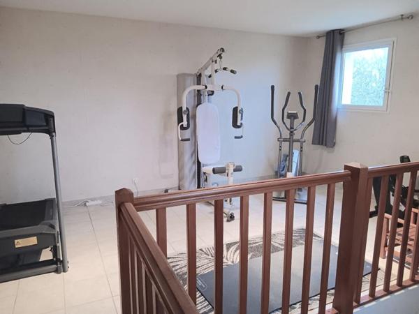 Crayssac 46150 Maison de plain-pied de 215 m², grand terrain et jolie piscine