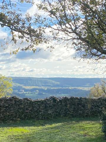 Crayssac 46150 Maison de plain-pied de 215 m², grand terrain et jolie piscine