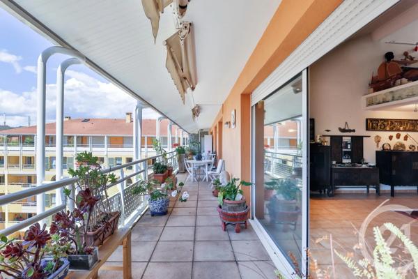 Appartement F5 à vendre  5 pièces - 175 m 2   NICE  - 06