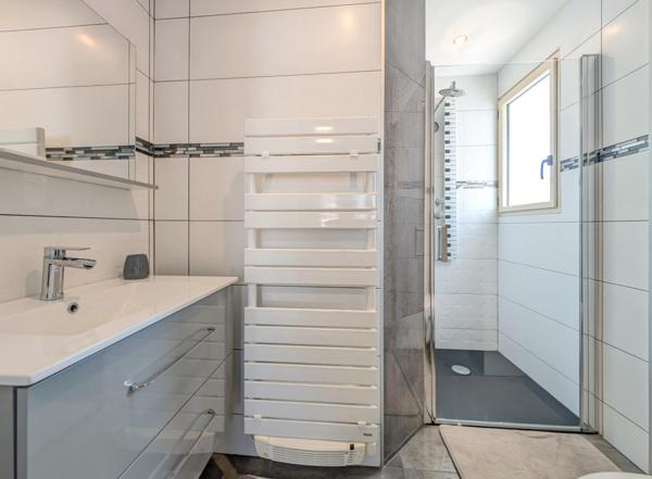 Superbe villa piscine 4 chambres à ANGOULINS