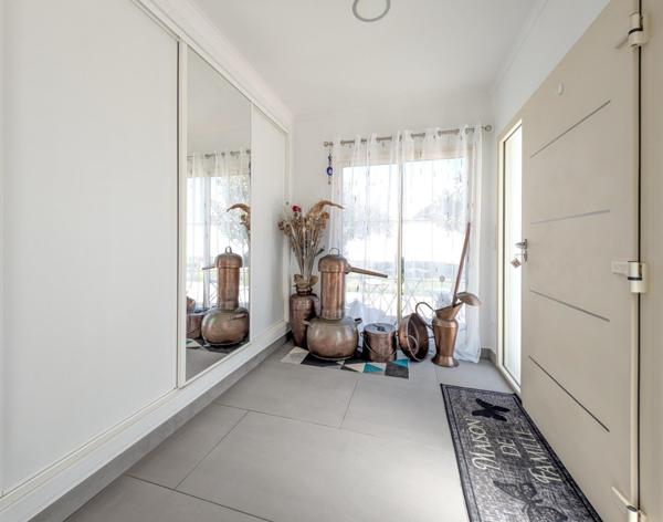 Superbe villa piscine 4 chambres à ANGOULINS