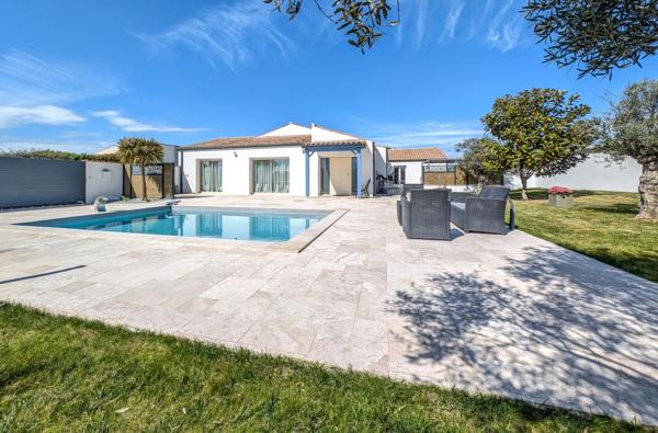 Superbe villa piscine 4 chambres à ANGOULINS